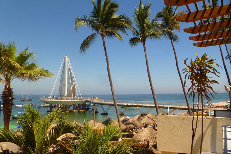 playa-los-muertos-puerto-vallarta